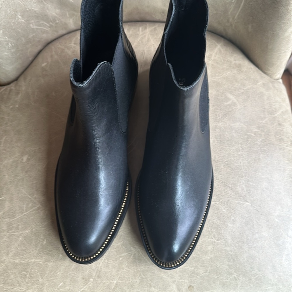 Black Chelsea boot size 9